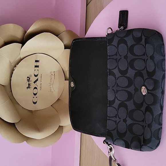 Coach Signature C Baguette Shoulder Bag - Picture 8 of 17